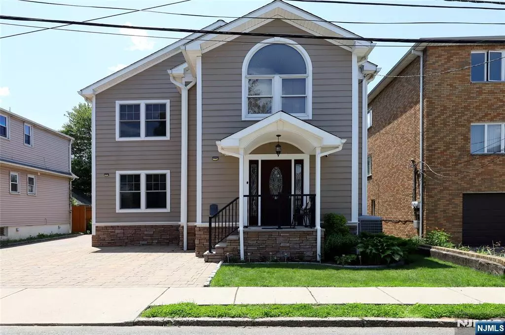Wallington, NJ 07057,320 Hayward PL