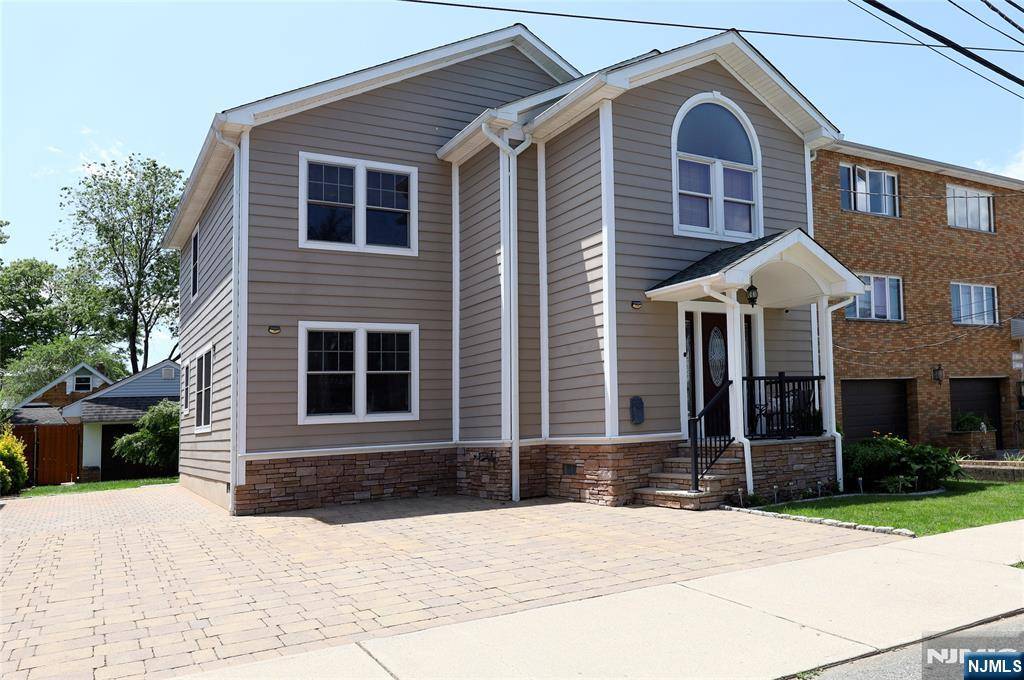 Wallington, NJ 07057,320 Hayward PL
