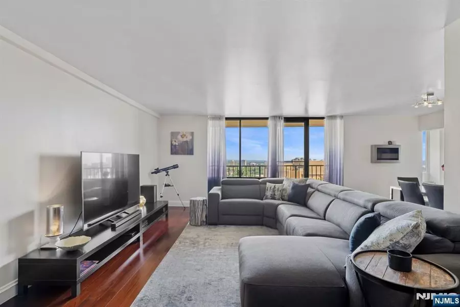300 Winston #2908, Cliffside Park, NJ 07010