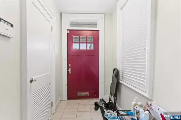 North Bergen, NJ 07047,8610 1st AVE