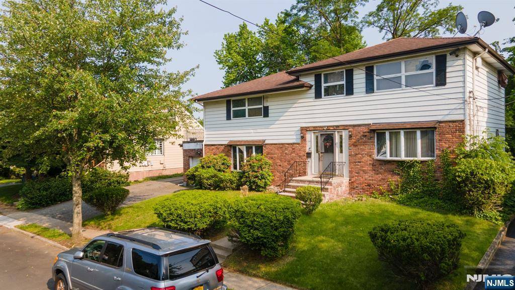 74 Intervale RD, Teaneck, NJ 07666