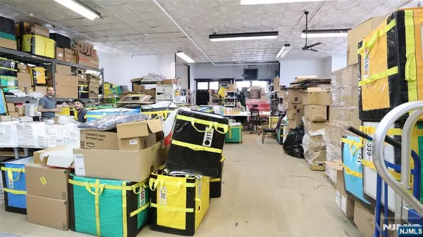 Fairview, NJ 07022,395 Henry ST