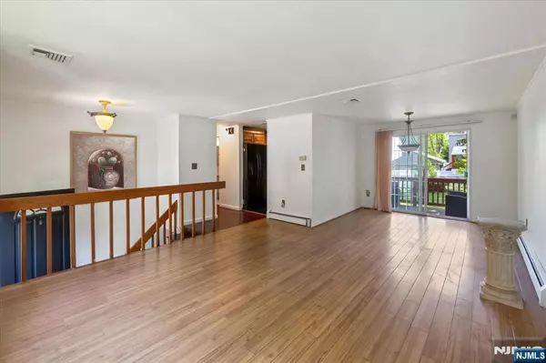 Englewood, NJ 07631,297 Genesee AVE