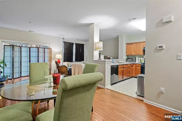 West New York, NJ 07093,79 Lydia DR