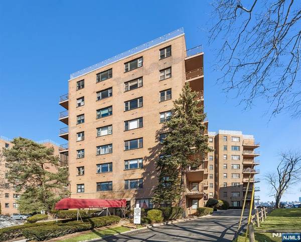 8800 Boulevard East #03b, North Bergen, NJ 07047