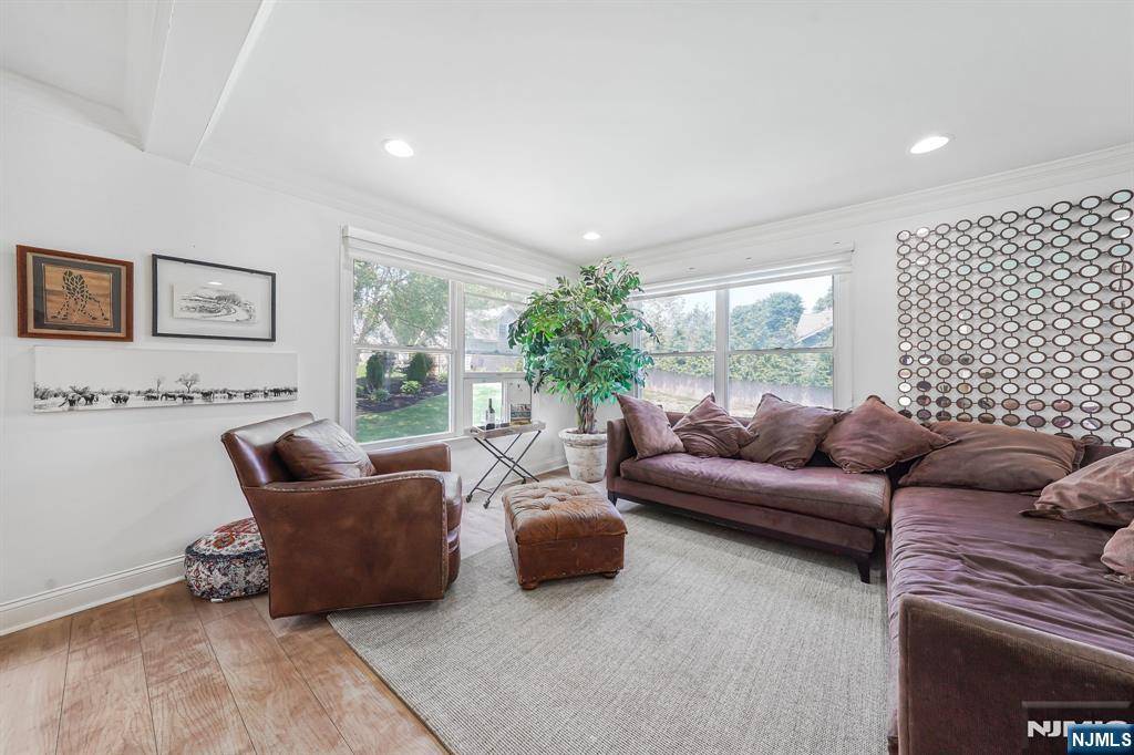 Montville Township, NJ 07045,27 Morris AVE