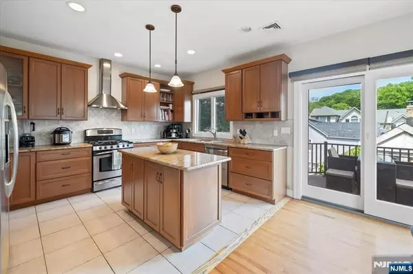 Edgewater, NJ 07020,1464 River RD #1