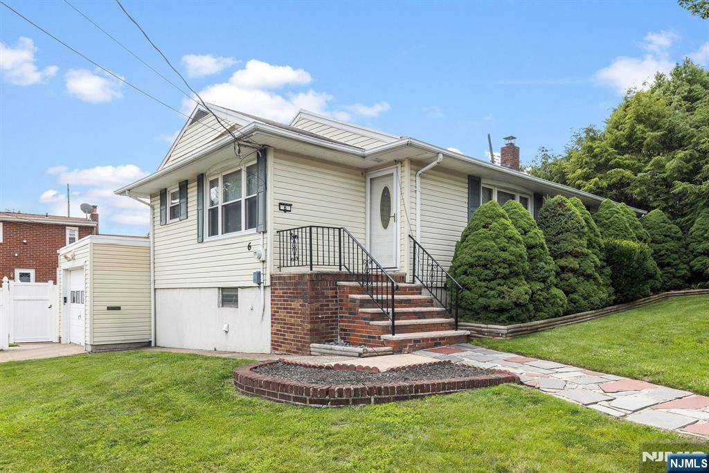6 Gail PL, Secaucus, NJ 07094