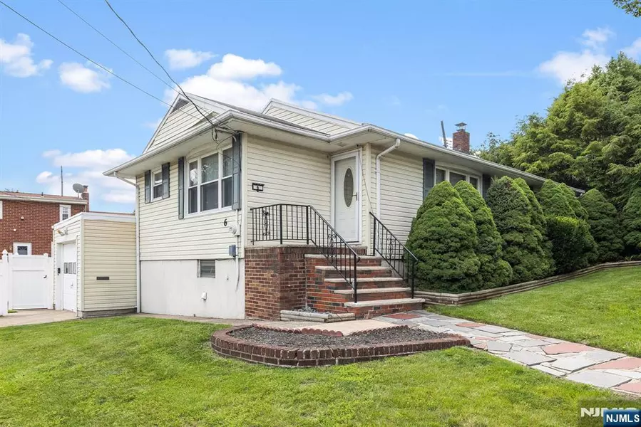 6 Gail PL, Secaucus, NJ 07094