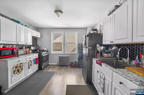 Irvington, NJ 07111,8 Laventhal AVE