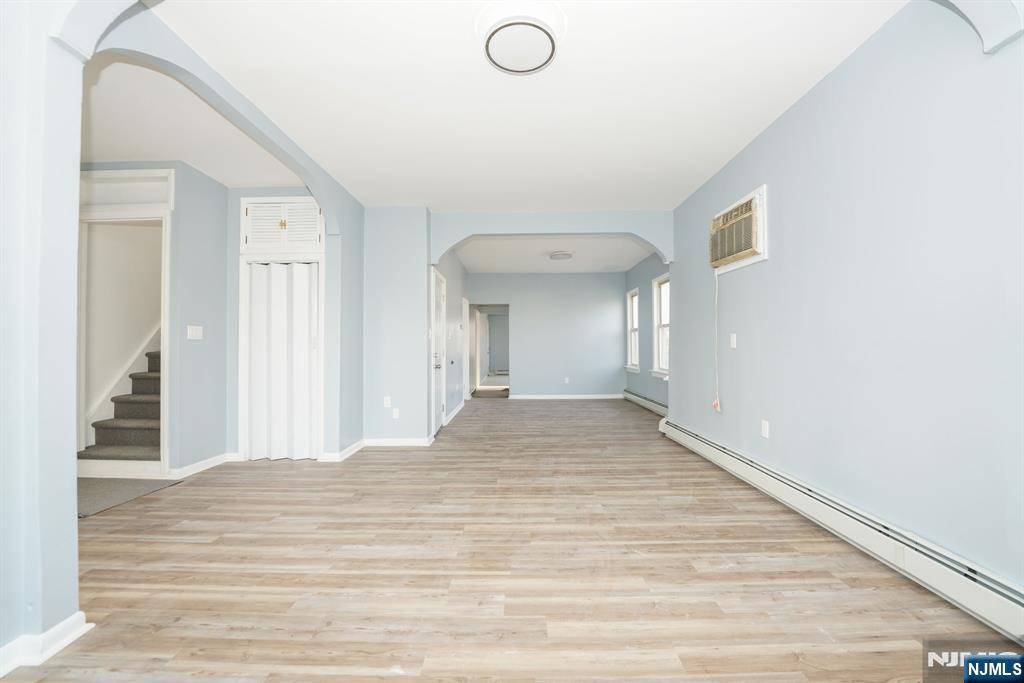 Clifton, NJ 07011,18 Prescott AVE