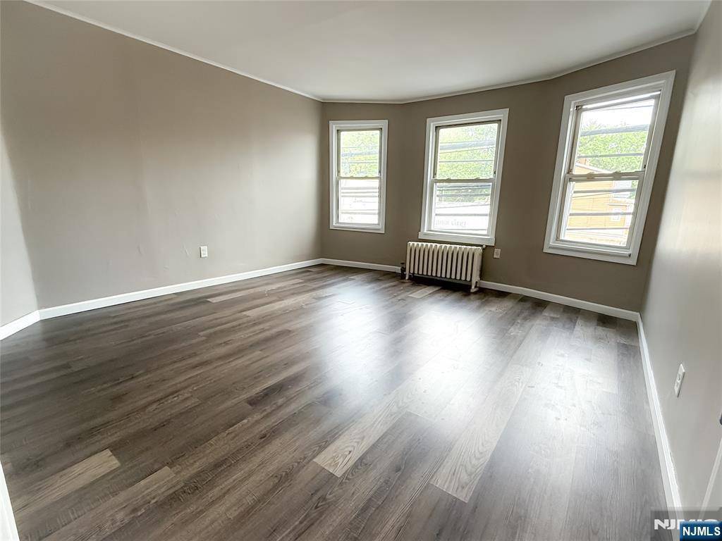 Clifton, NJ 07014,1 Oak ST