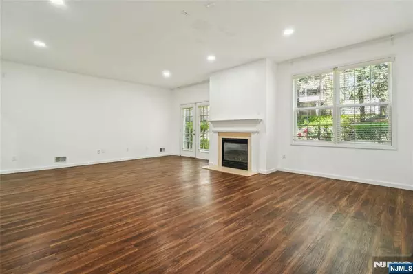 Nutley, NJ 07110,315 Winthrop DR #3082