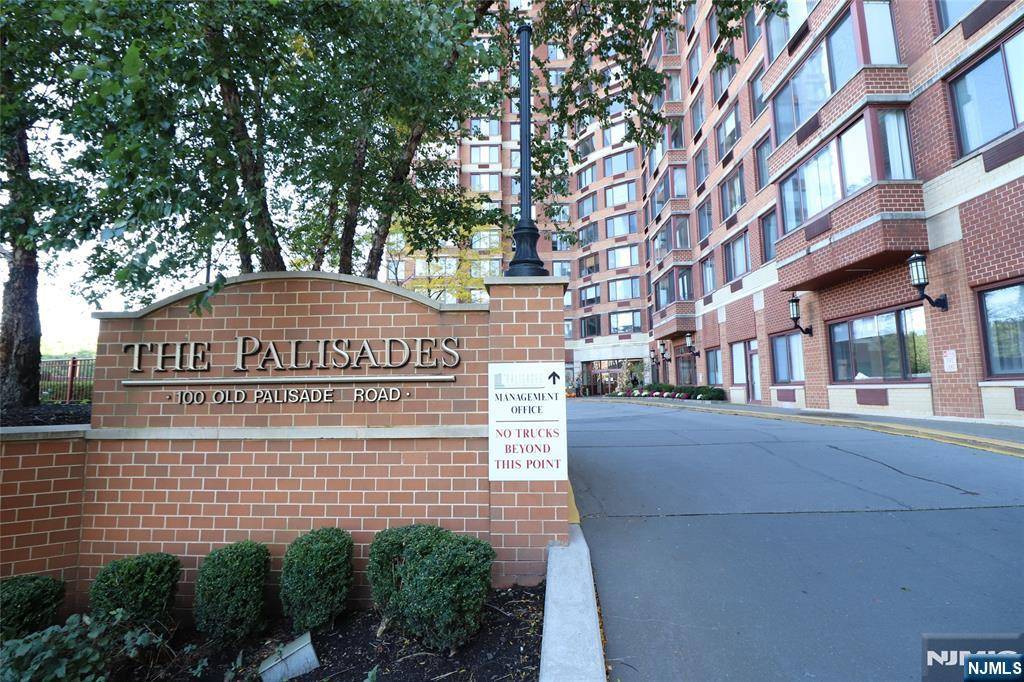 100 Old Palisade RD #1704, Fort Lee, NJ 07024