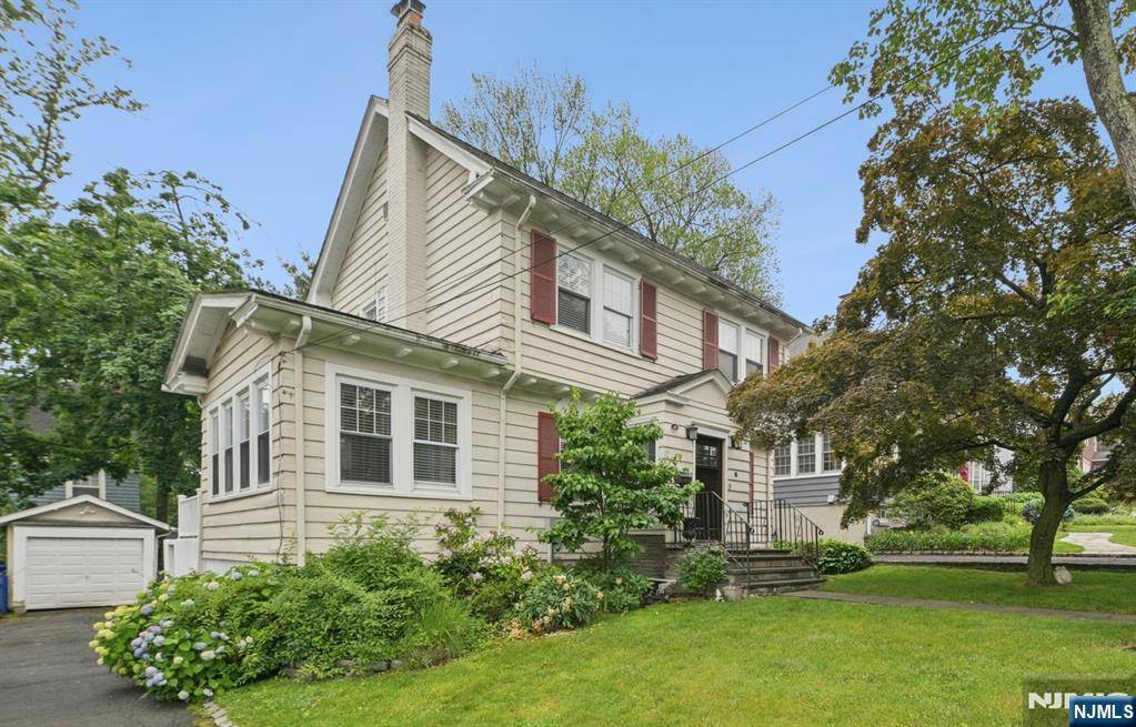 Millburn, NJ 07041,46 Maple ST