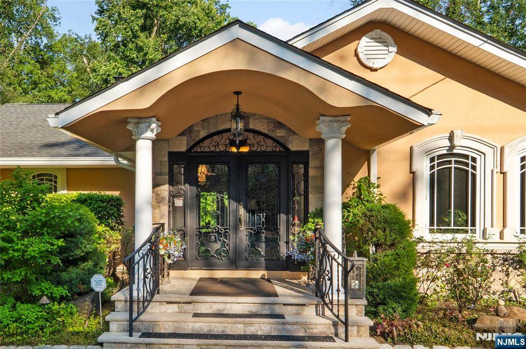 198 Pascack RD, Hillsdale, NJ 07642