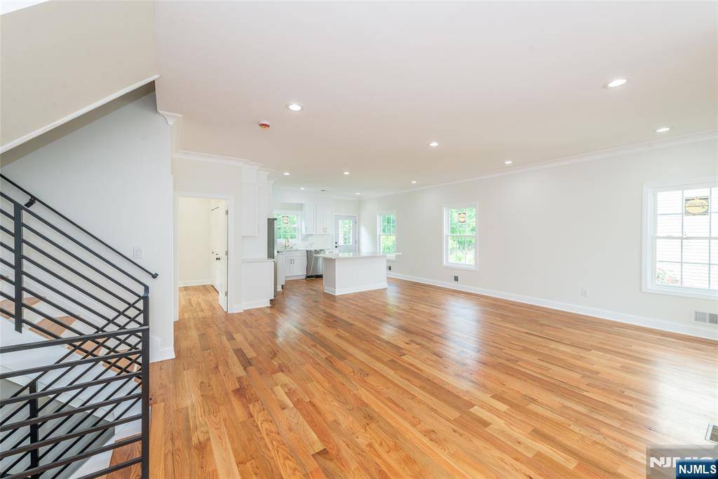 Wayne, NJ 07470,57 Hillcrest DR