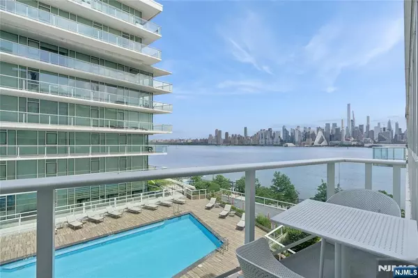 Weehawken, NJ 07086,800 Ave At Port Imperial BLVD #517