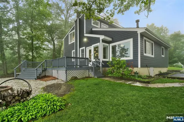 West Milford, NJ 07421,42 Witte RD