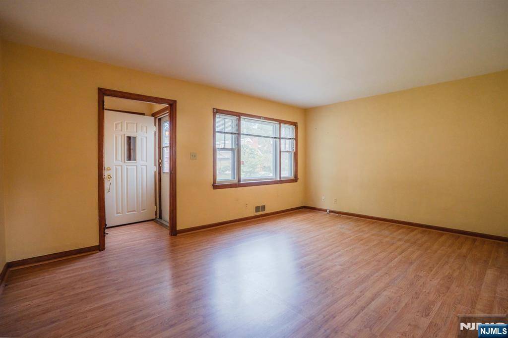 Nutley, NJ 07110,11 Newman AVE