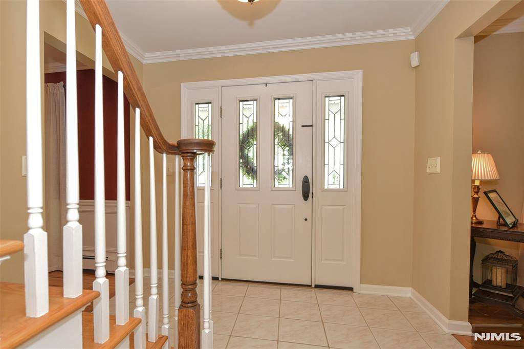 Wyckoff, NJ 07481,50 Van Schaik LN