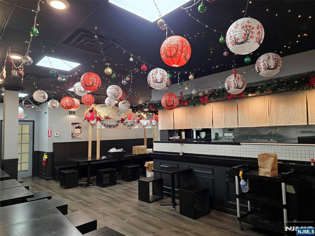 Palisades Park, NJ 07650,232 D Broad AVE