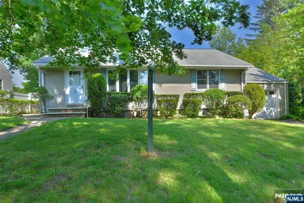161 Hickory ST, Twp Of Washington, NJ 07676