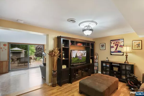 Ringwood, NJ 07456,5 Edgewood CT