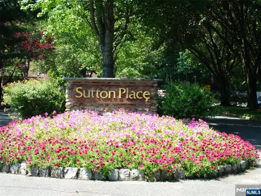 Norwood, NJ 07648,331 Sutton PL #331