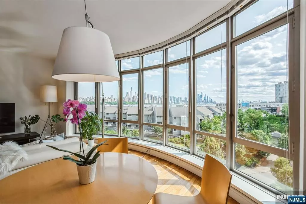 North Bergen, NJ 07047,8100 River RD #612