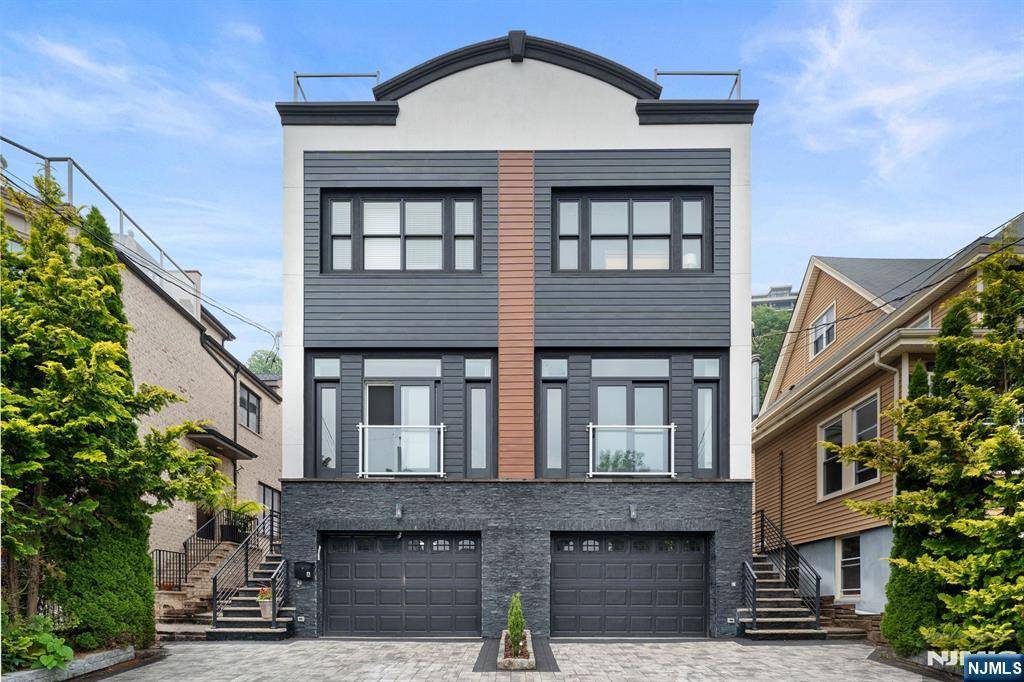 52 Myrtle AVE, Edgewater, NJ 07020