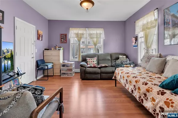 Kearny, NJ 07032,280 Highland AVE