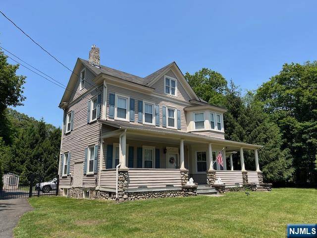 889 Circle AVE, Franklin Lakes, NJ 07417