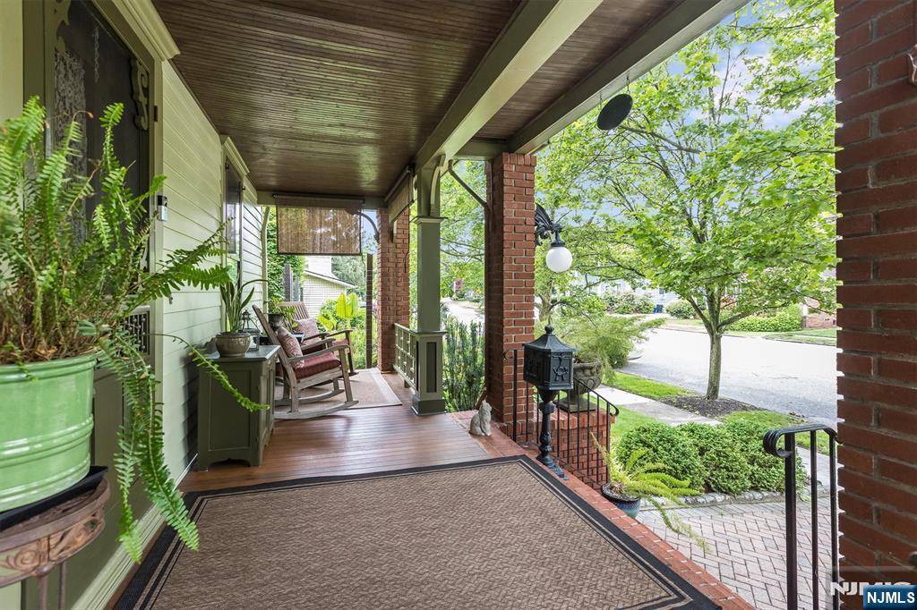 Pompton Lakes, NJ 07442,33 Ramapo AVE