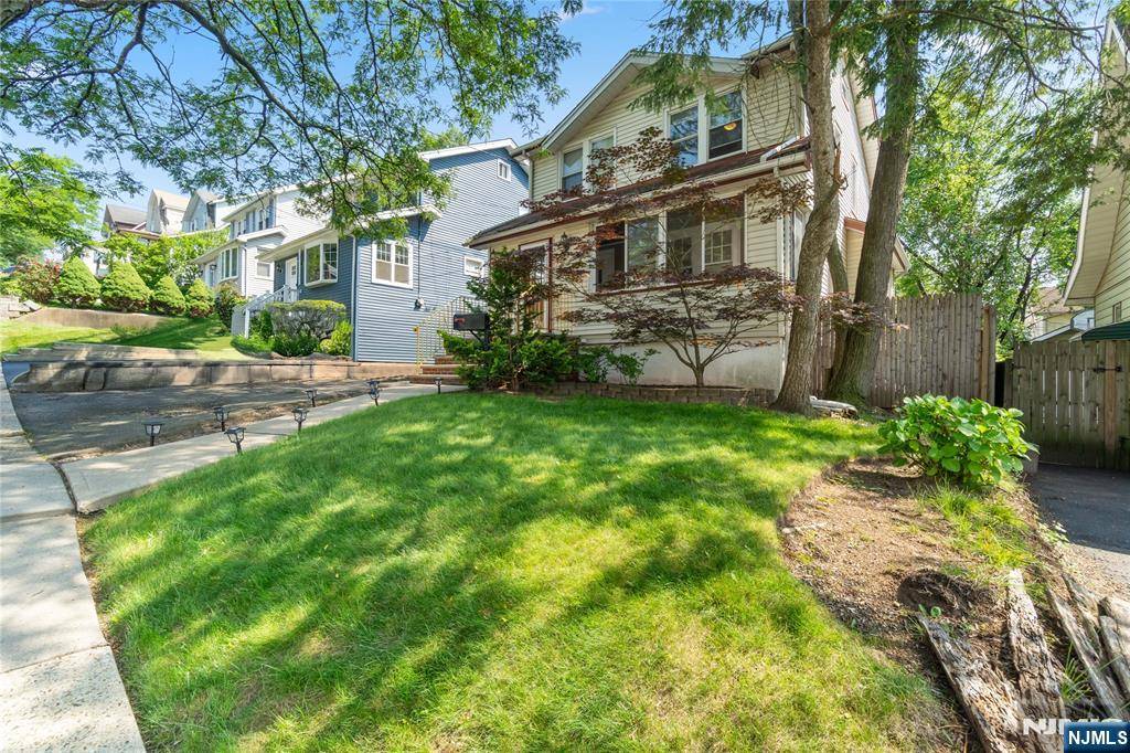 42 Oakwood AVE, Bogota, NJ 07603
