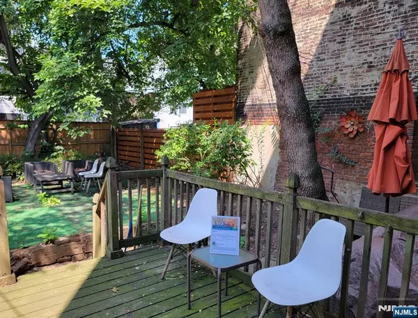 300 2nd ST #2, Jersey City, NJ 07302