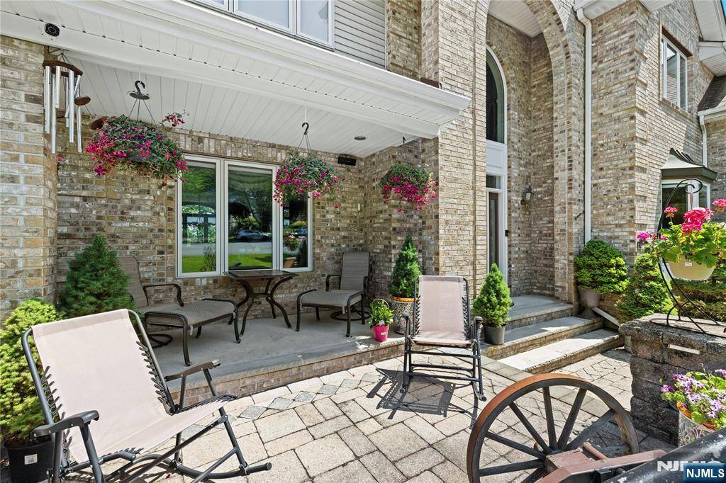 Wayne, NJ 07470,12 Woodland CT