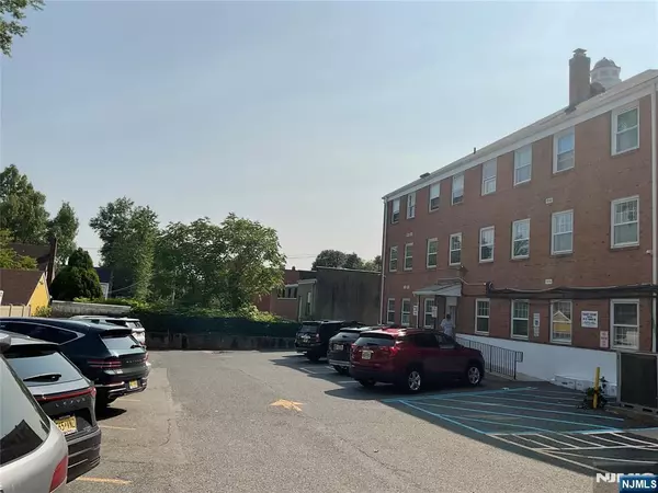 751 Teaneck RD #9, Teaneck, NJ 07666