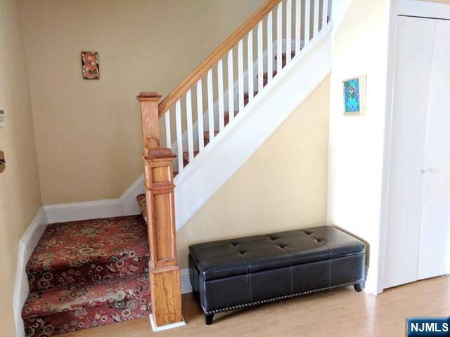 Tenafly, NJ 07670,15 Daisy PL