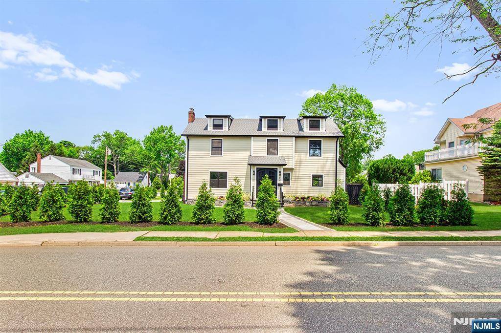 Bergenfield, NJ 07621,309 Clinton AVE