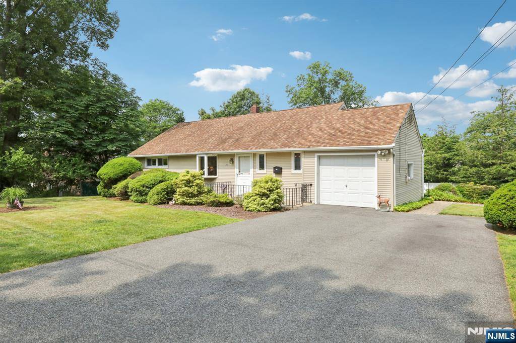 Paramus, NJ 07652,515 Salem ST