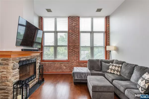Little Falls, NJ 07424,260 Main ST #318