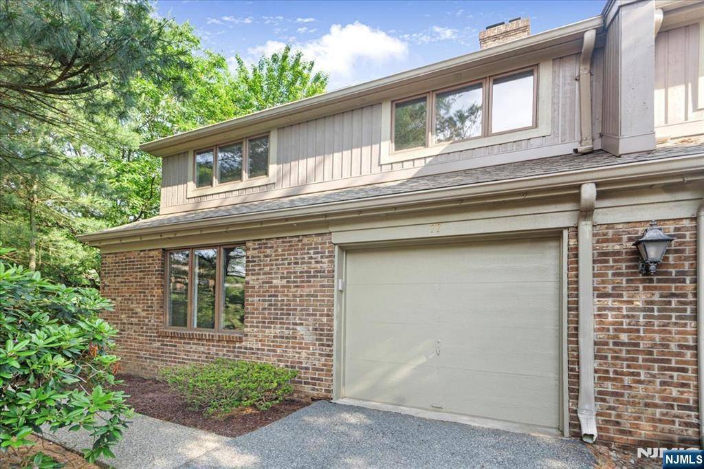 77 Cummings CT, Mahwah, NJ 07430