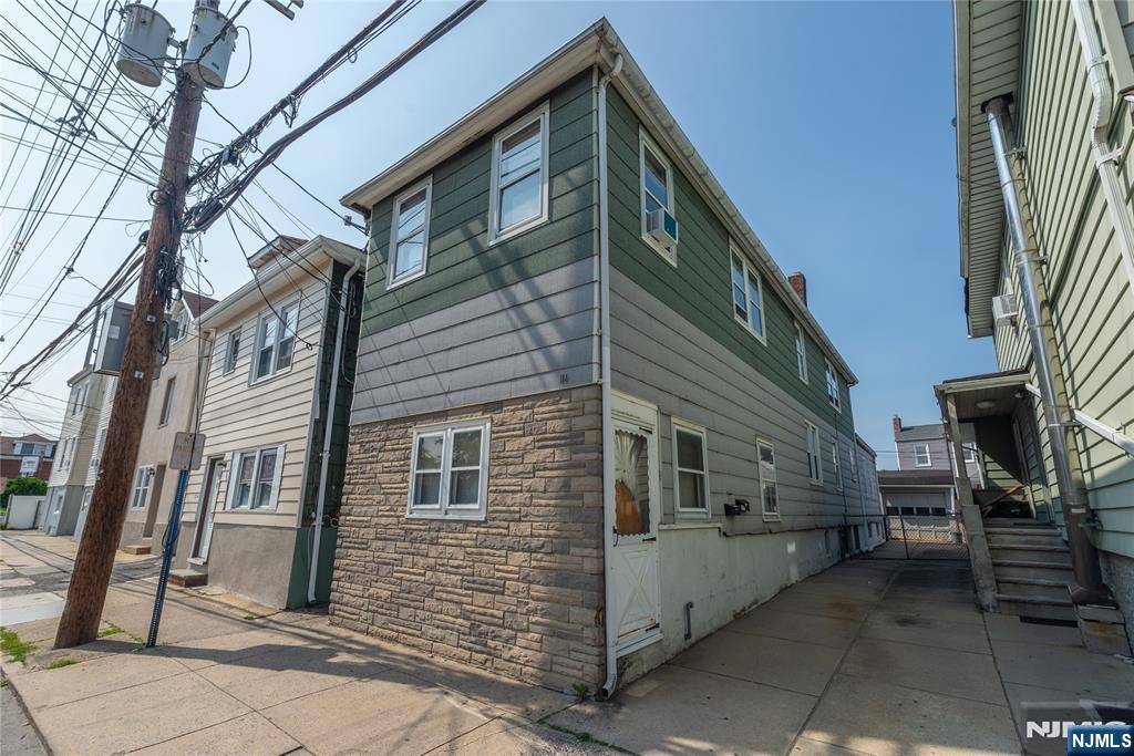 Hackensack, NJ 07601,114 Lodi ST