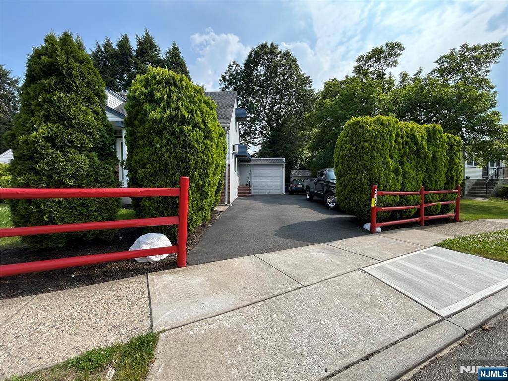 Hawthorne, NJ 07506,272 Warburton AVE