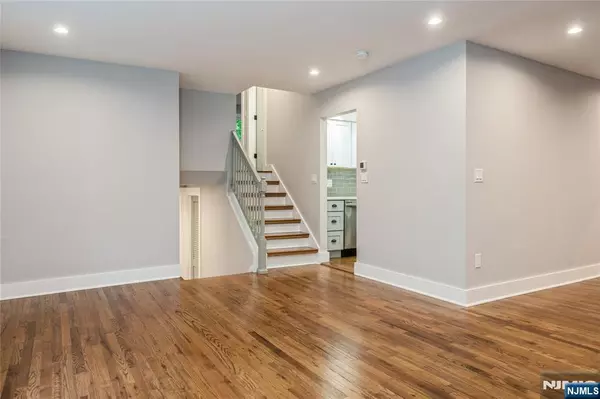 West Milford, NJ 07480,9 Somerset PL