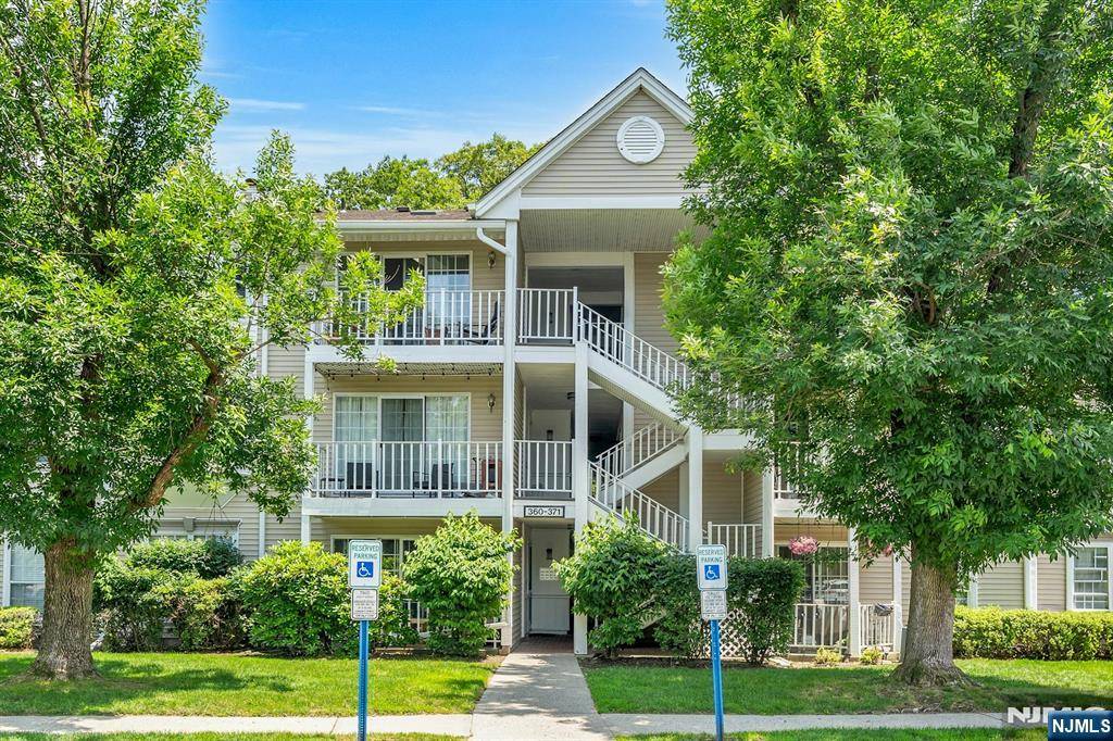 369 Cottonwood WAY, Mahwah, NJ 07430