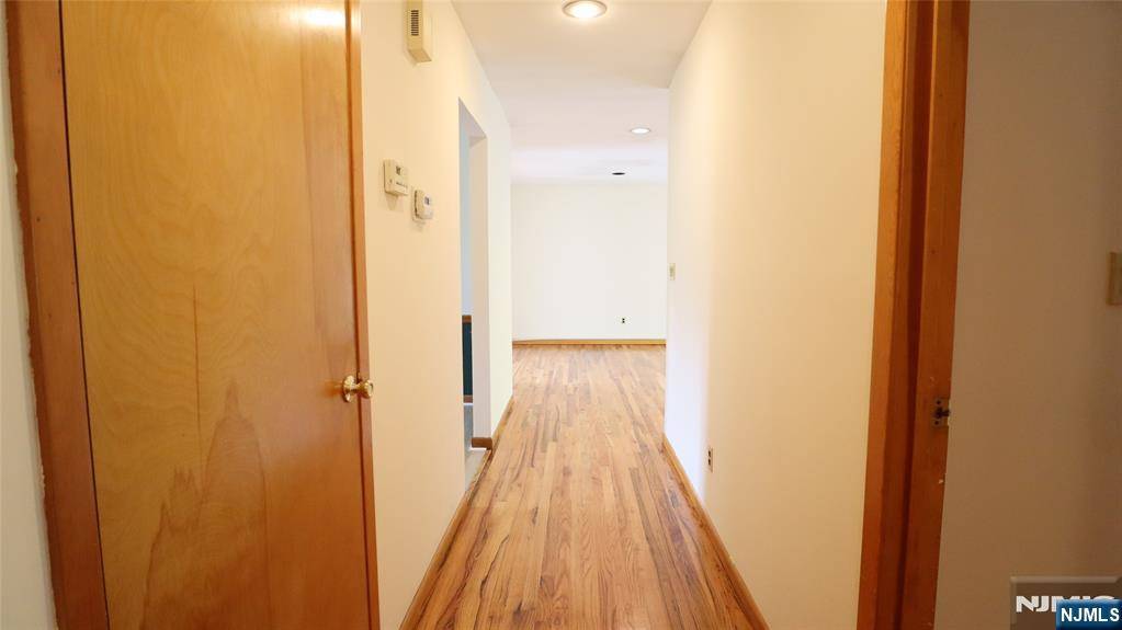 Fort Lee, NJ 07024,206 New York AVE #2