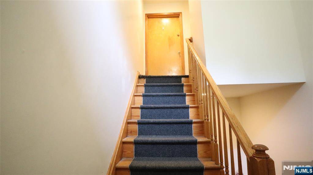 Fort Lee, NJ 07024,206 New York AVE #2
