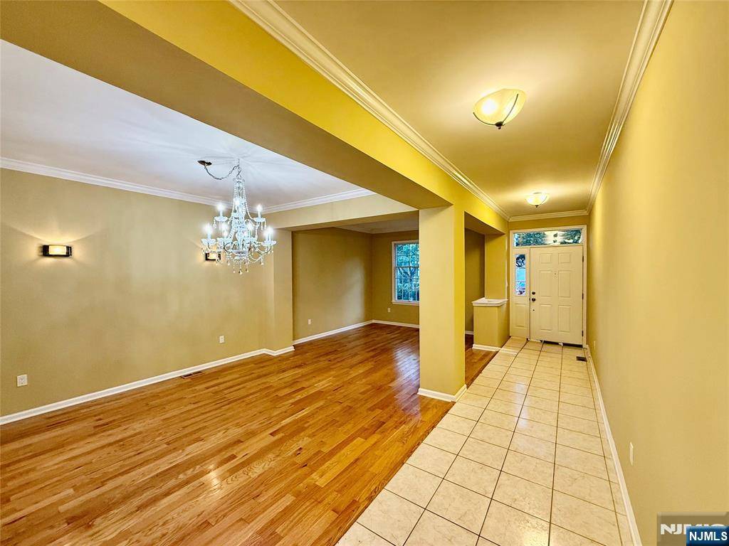 Wayne, NJ 07470,75 Spring Hill
